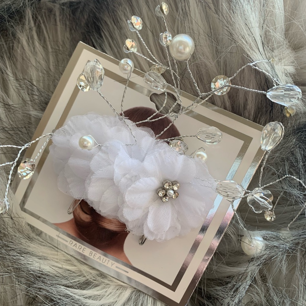 White Flower Hair Piece